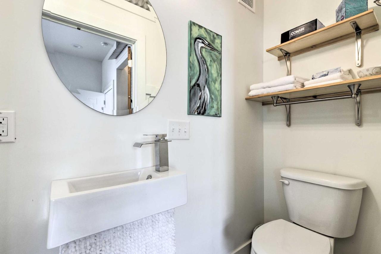 Old Town Getaway, Walk To Shopping, Dining, And Bay! Apartment Bay St. Louis Exterior photo