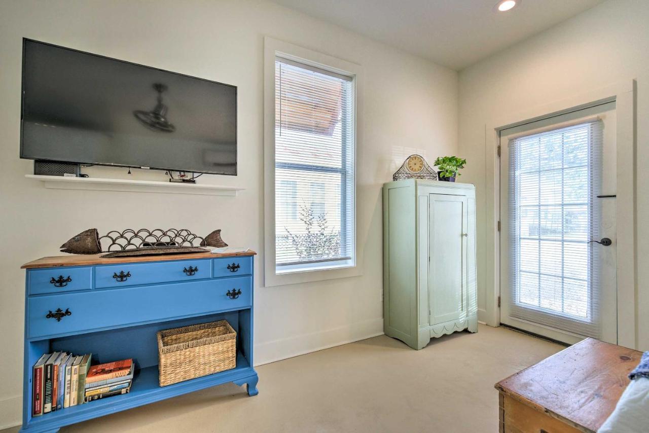 Old Town Getaway, Walk To Shopping, Dining, And Bay! Apartment Bay St. Louis Exterior photo